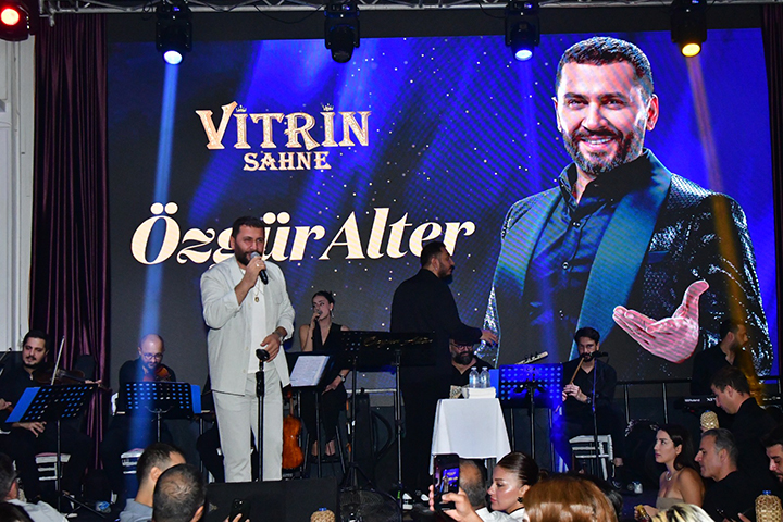 Bahçeşehir Gölet Vitrin Sahne’de Özgür Alter Rüzgarı!