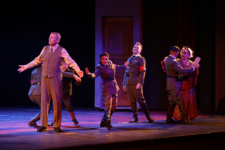 İBB Şehir Tiyatroları “Yaşamak mı Yoksa Ölmek mi” oyunuyla Ataşehir’de